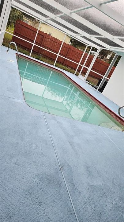 合同活跃: $225,000 (3 贝兹, 2 浴室, 1446 平方英尺)