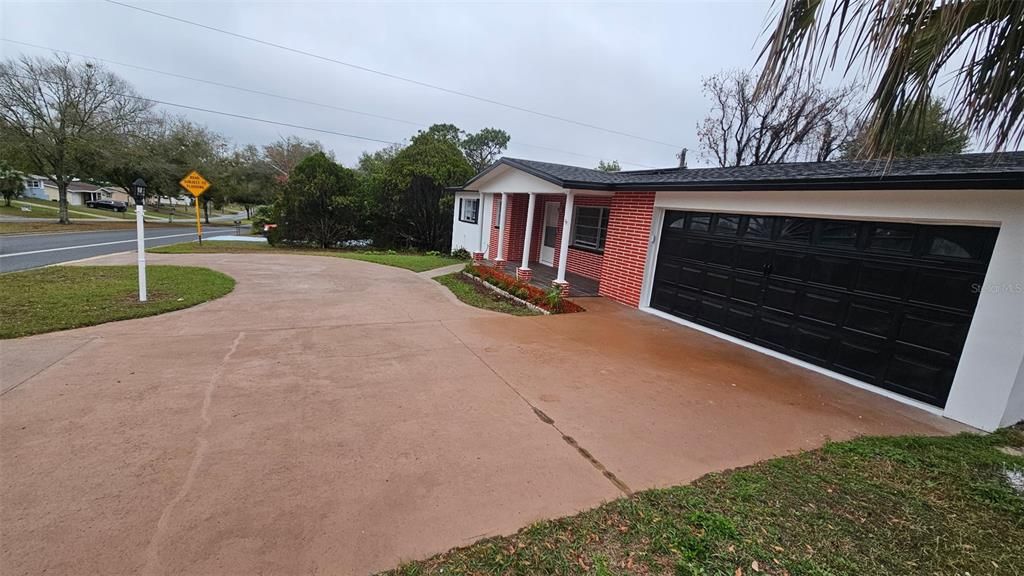 合同活跃: $225,000 (3 贝兹, 2 浴室, 1446 平方英尺)