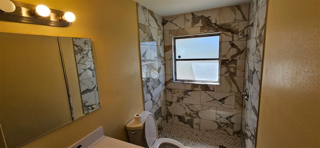 合同活跃: $225,000 (3 贝兹, 2 浴室, 1446 平方英尺)