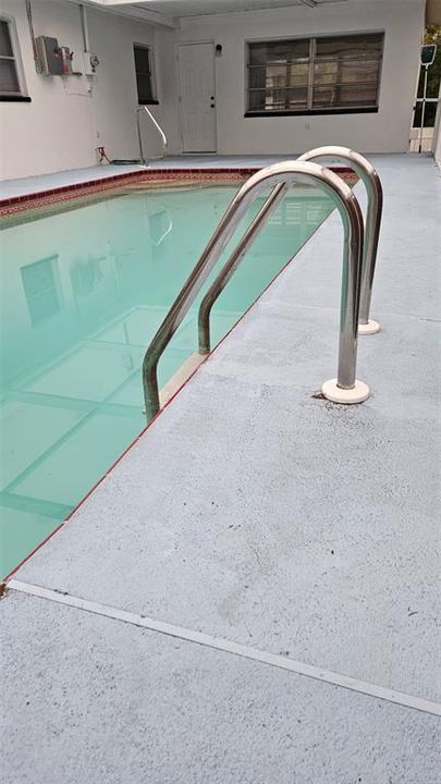 合同活跃: $225,000 (3 贝兹, 2 浴室, 1446 平方英尺)