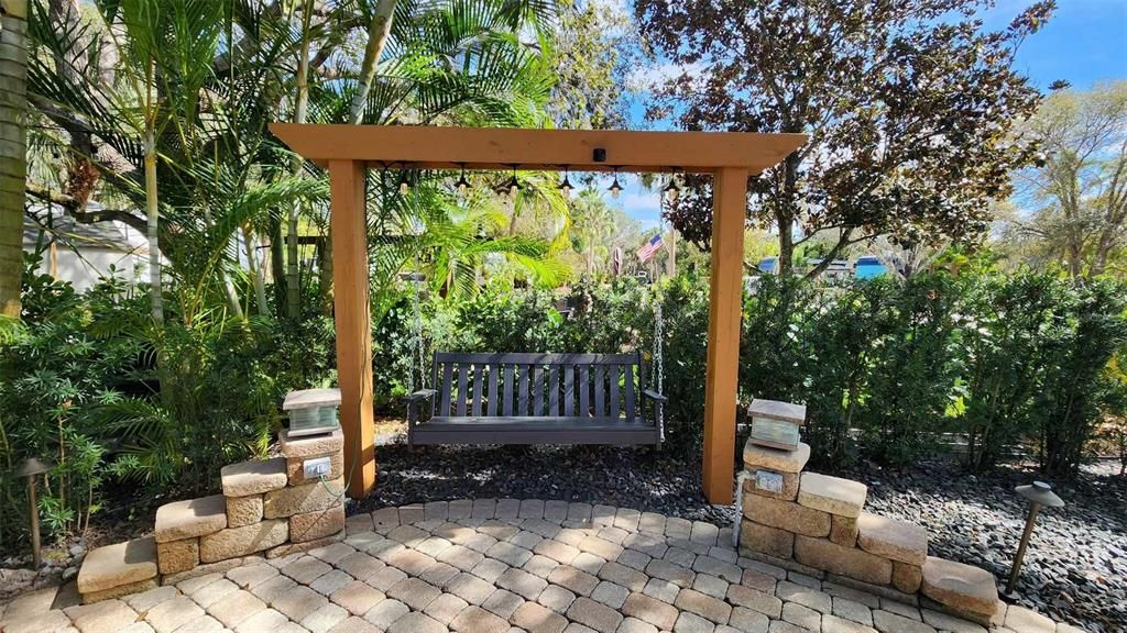 For Sale: $185,000 (0.10 acres)