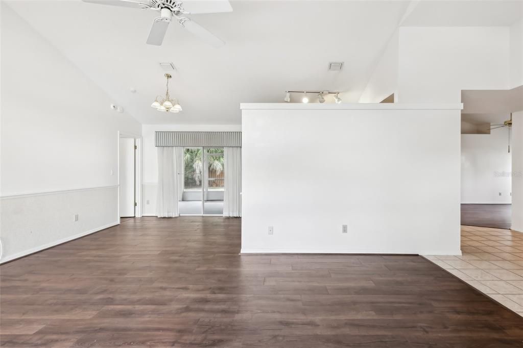 For Sale: $315,000 (3 beds, 2 baths, 1757 Square Feet)