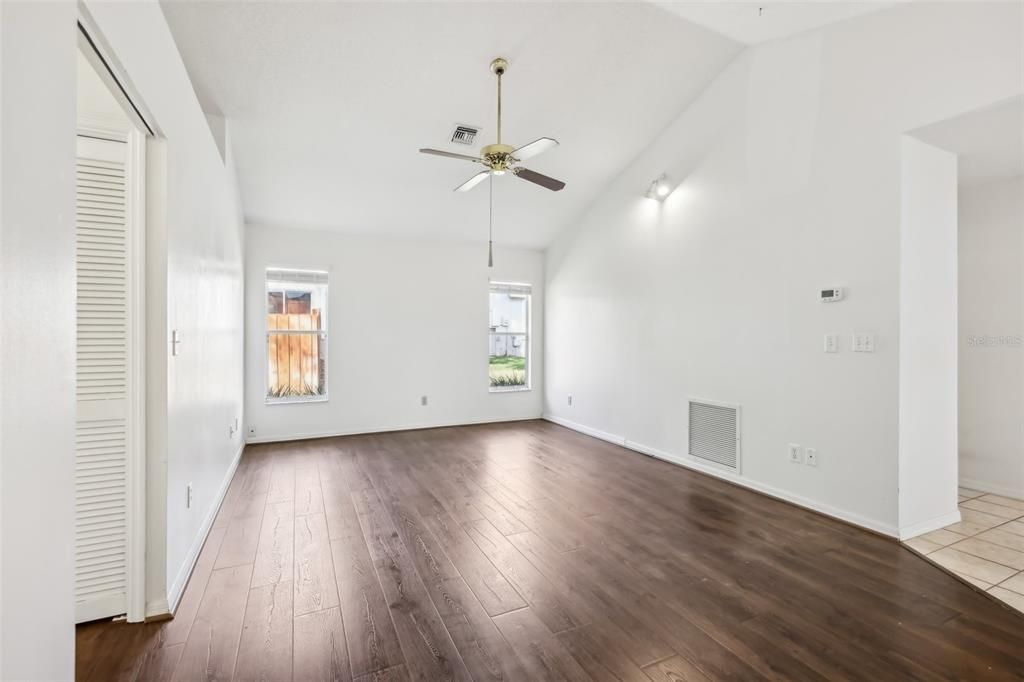 For Sale: $315,000 (3 beds, 2 baths, 1757 Square Feet)