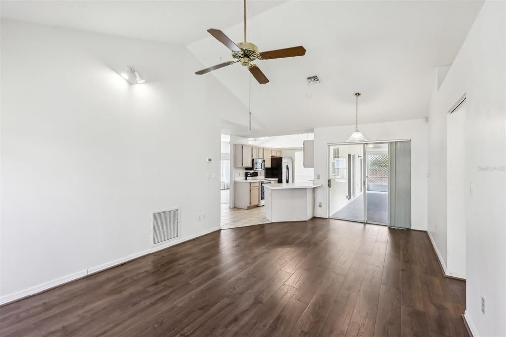 For Sale: $315,000 (3 beds, 2 baths, 1757 Square Feet)