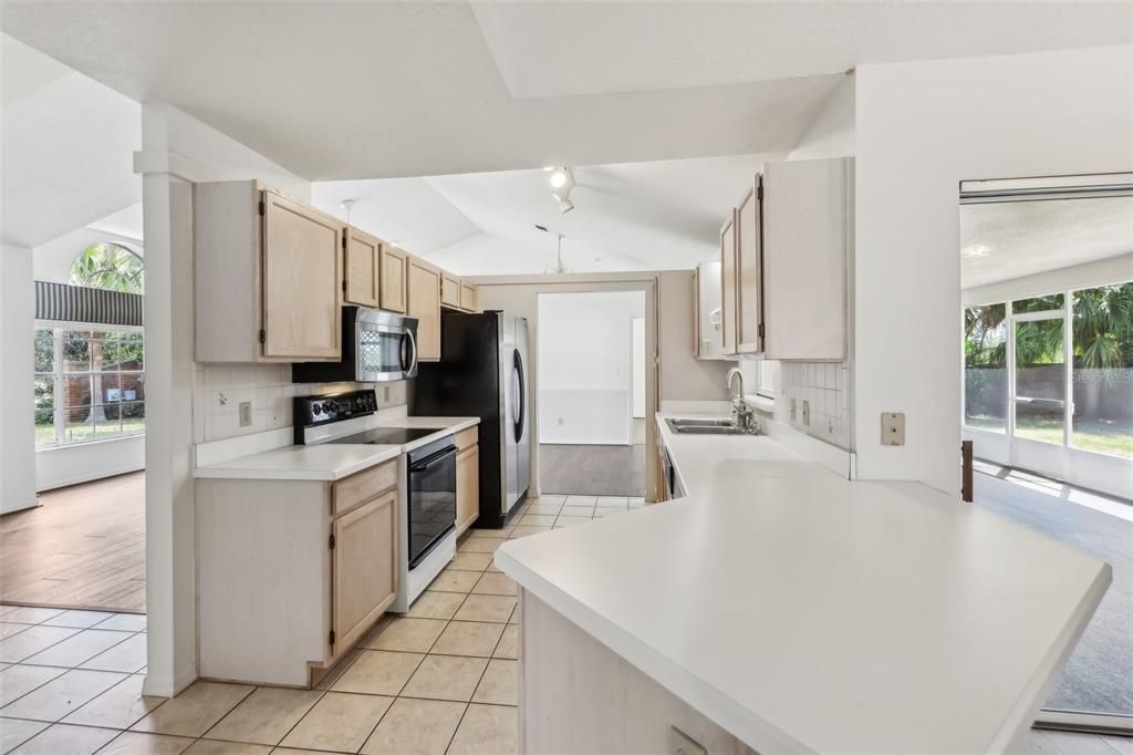 For Sale: $315,000 (3 beds, 2 baths, 1757 Square Feet)