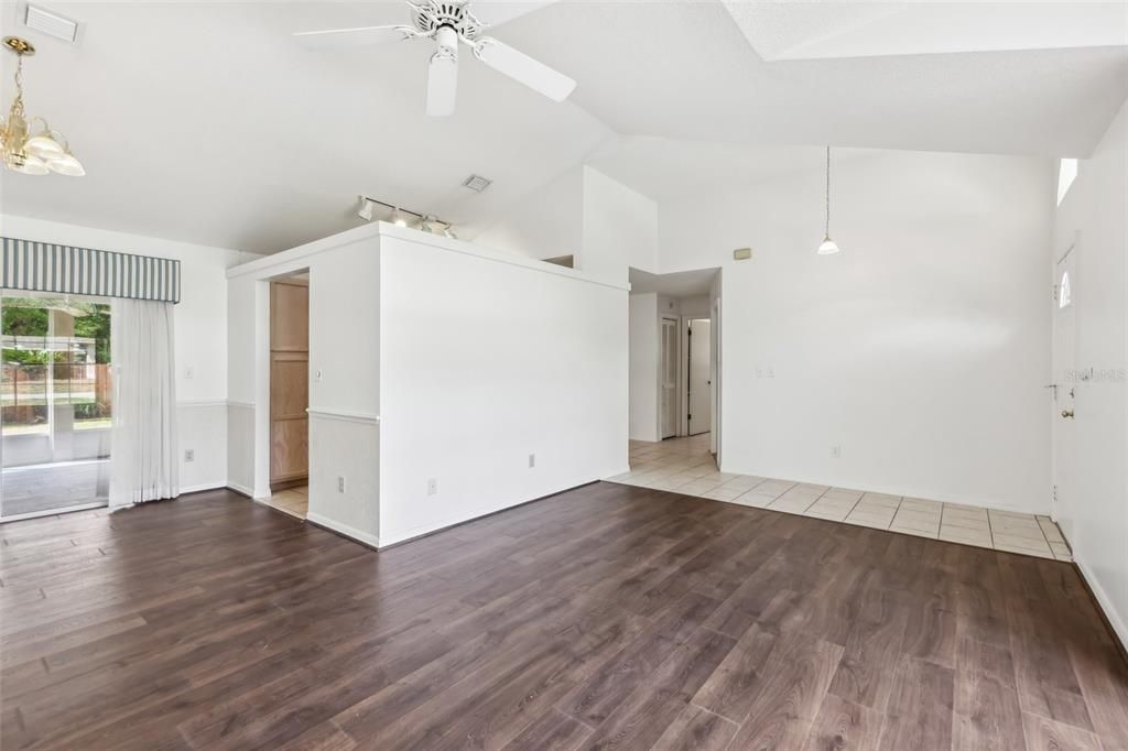 For Sale: $315,000 (3 beds, 2 baths, 1757 Square Feet)