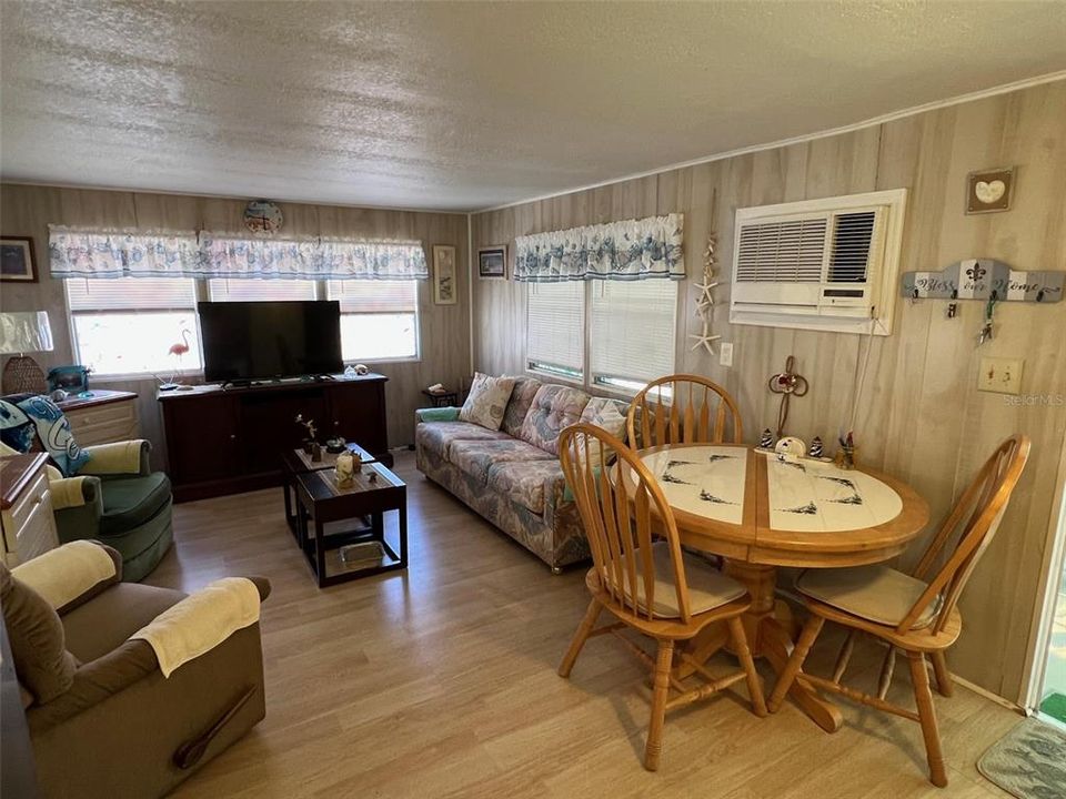 待售: $67,999 (1 贝兹, 1 浴室, 480 平方英尺)