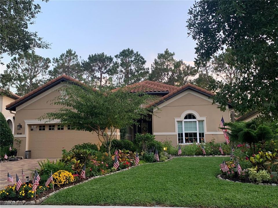 Недавно продано: $575,000 (3 спален, 2 ванн, 2128 Квадратных фут)