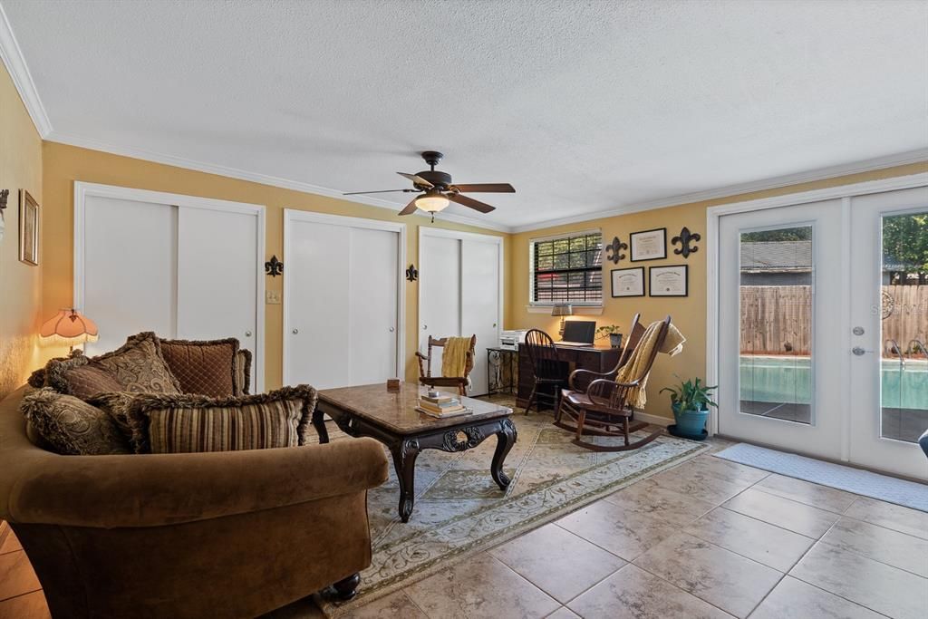 На продажу: $319,777 (4 спален, 3 ванн, 2317 Квадратных фут)