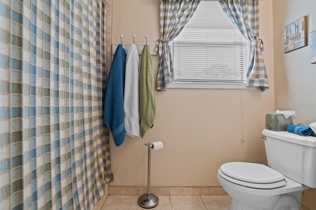 На продажу: $319,777 (4 спален, 3 ванн, 2317 Квадратных фут)