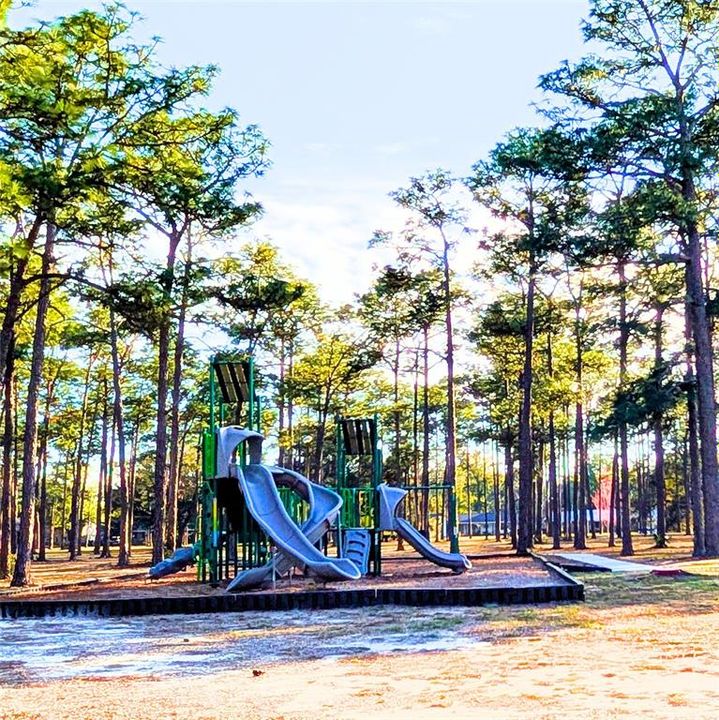 На продажу: $319,777 (4 спален, 3 ванн, 2317 Квадратных фут)