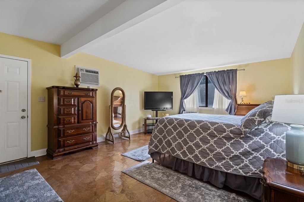 На продажу: $319,777 (4 спален, 3 ванн, 2317 Квадратных фут)