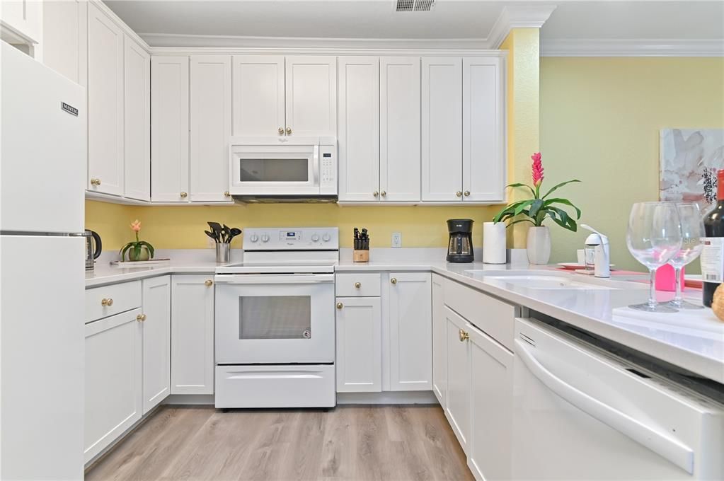 Active With Contract: $200,000 (2 beds, 2 baths, 1134 Square Feet)