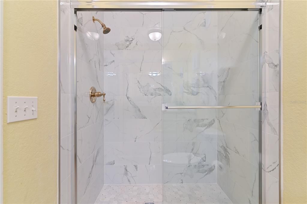 Active With Contract: $200,000 (2 beds, 2 baths, 1134 Square Feet)