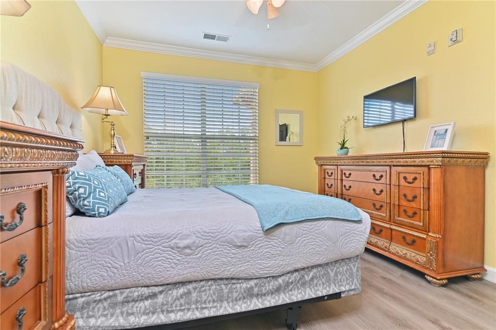 Active With Contract: $200,000 (2 beds, 2 baths, 1134 Square Feet)