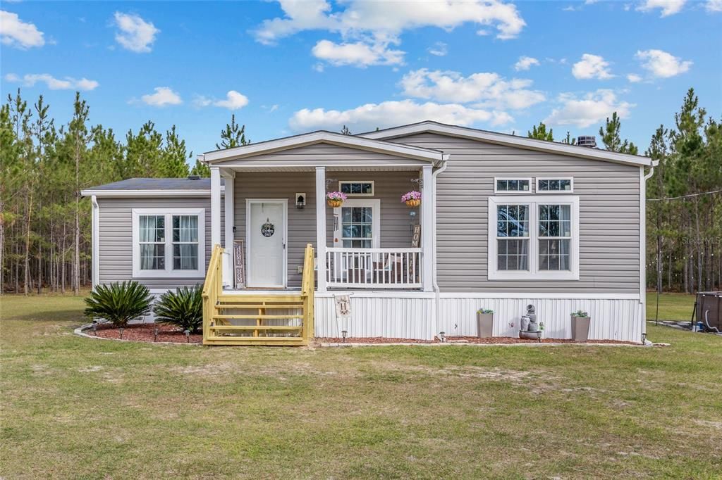 Vendido Recientemente: $359,900 (3 camas, 2 baños, 2070 Pies cuadrados)