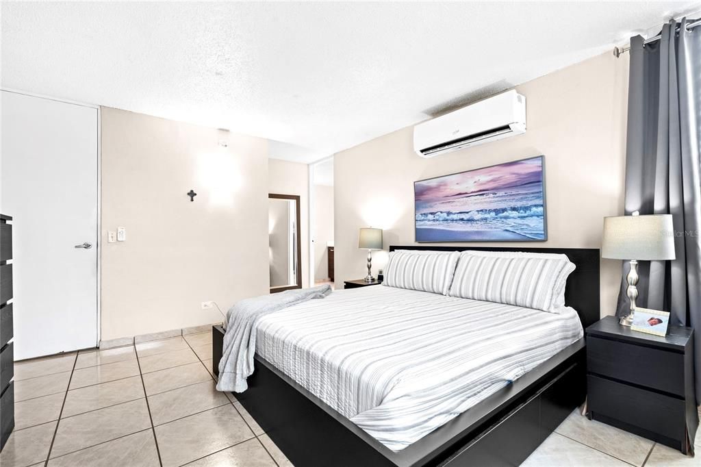 For Sale: $595,000 (4 beds, 3 baths, 2033 Square Feet)