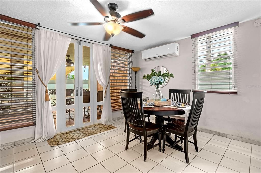 For Sale: $595,000 (4 beds, 3 baths, 2033 Square Feet)