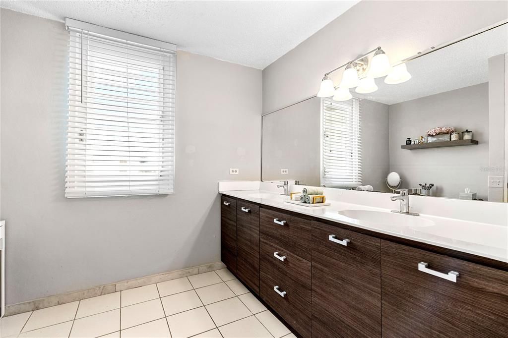 For Sale: $595,000 (4 beds, 3 baths, 2033 Square Feet)