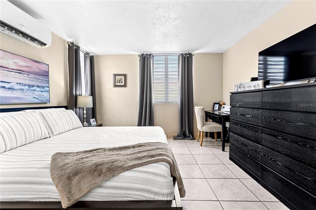 For Sale: $595,000 (4 beds, 3 baths, 2033 Square Feet)