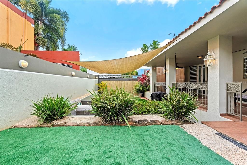 For Sale: $595,000 (4 beds, 3 baths, 2033 Square Feet)