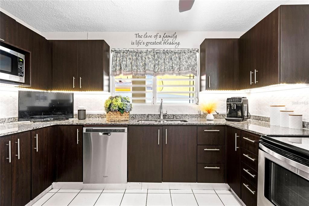 For Sale: $595,000 (4 beds, 3 baths, 2033 Square Feet)