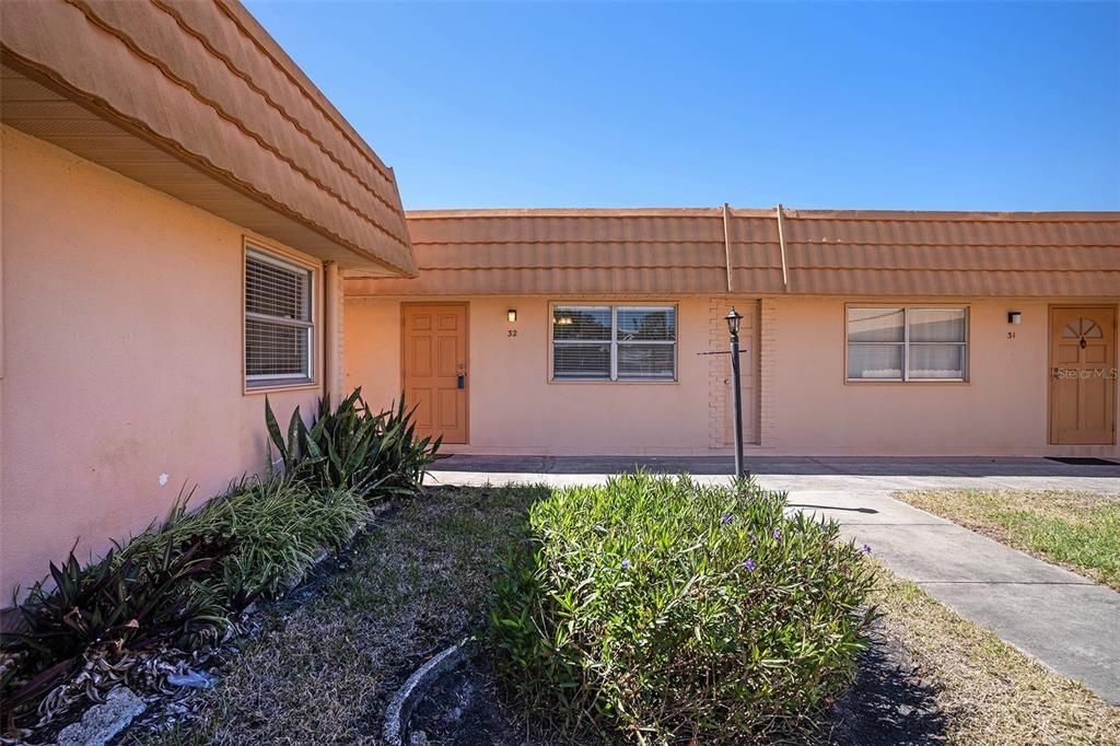 Active With Contract: $76,000 (2 beds, 2 baths, 960 Square Feet)