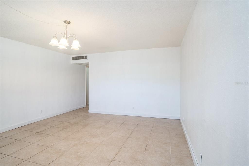 Active With Contract: $76,000 (2 beds, 2 baths, 960 Square Feet)