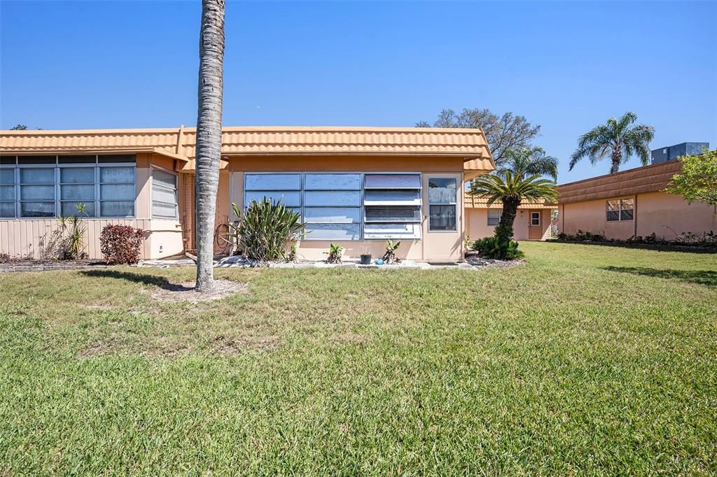 Active With Contract: $76,000 (2 beds, 2 baths, 960 Square Feet)