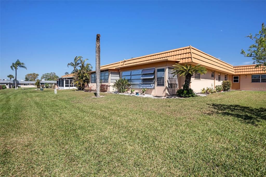 Active With Contract: $76,000 (2 beds, 2 baths, 960 Square Feet)