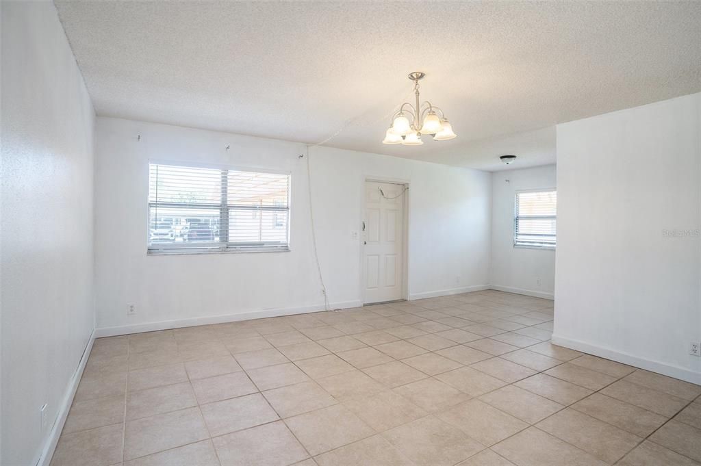 Active With Contract: $76,000 (2 beds, 2 baths, 960 Square Feet)