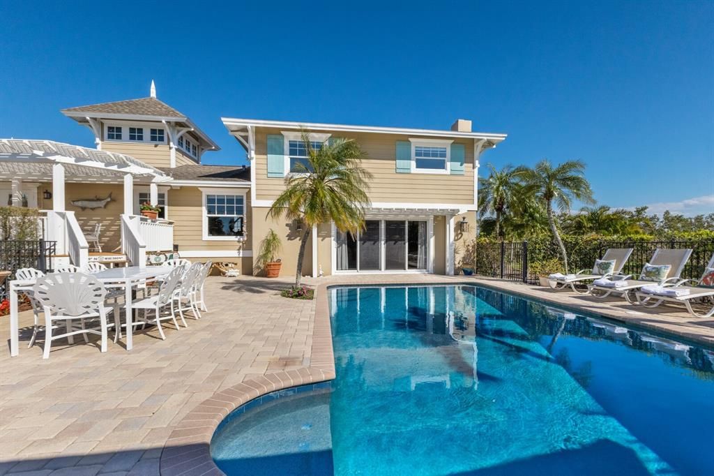 For Sale: $2,100,000 (4 beds, 3 baths, 2936 Square Feet)