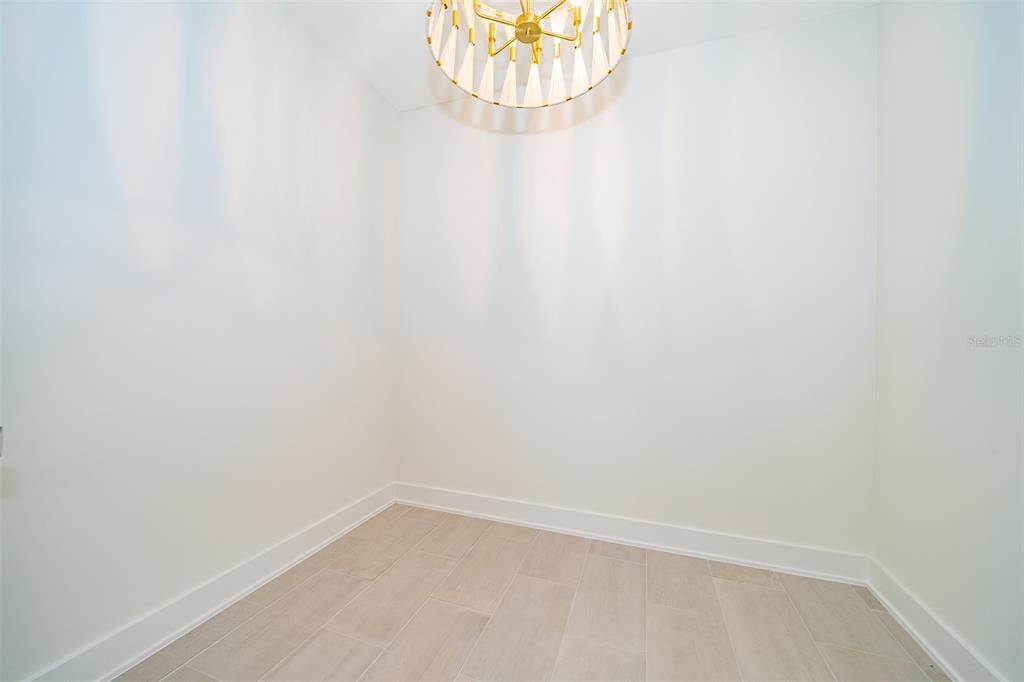 For Sale: $2,199,000 (5 beds, 4 baths, 3412 Square Feet)