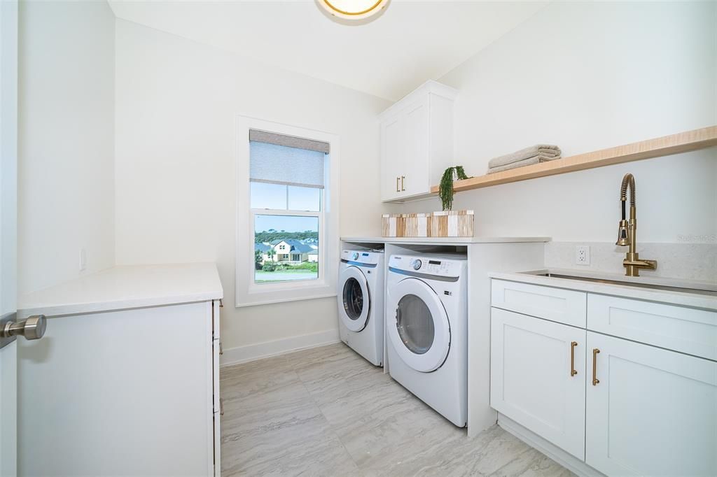 For Sale: $2,199,000 (5 beds, 4 baths, 3412 Square Feet)