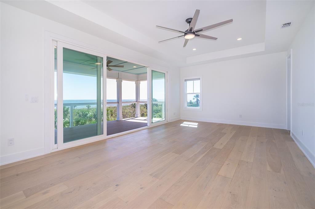 For Sale: $2,199,000 (5 beds, 4 baths, 3412 Square Feet)