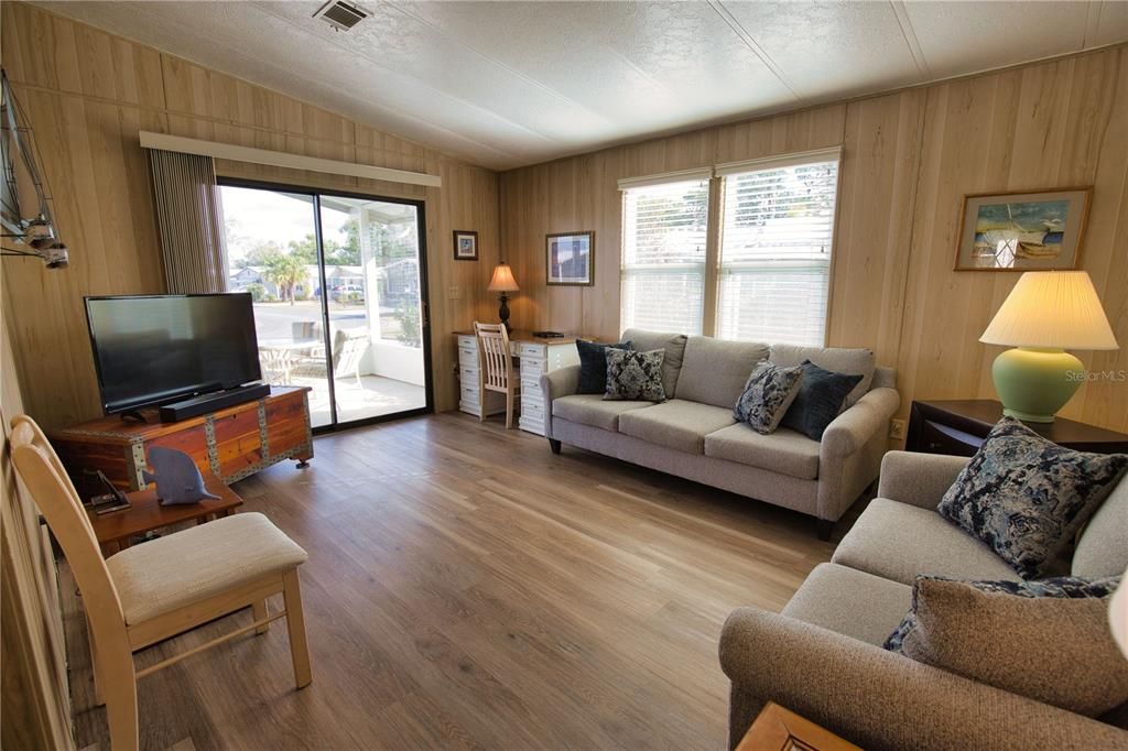 Activo con contrato: $105,000 (2 camas, 2 baños, 864 Pies cuadrados)