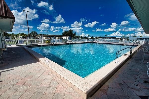 Activo con contrato: $105,000 (2 camas, 2 baños, 864 Pies cuadrados)