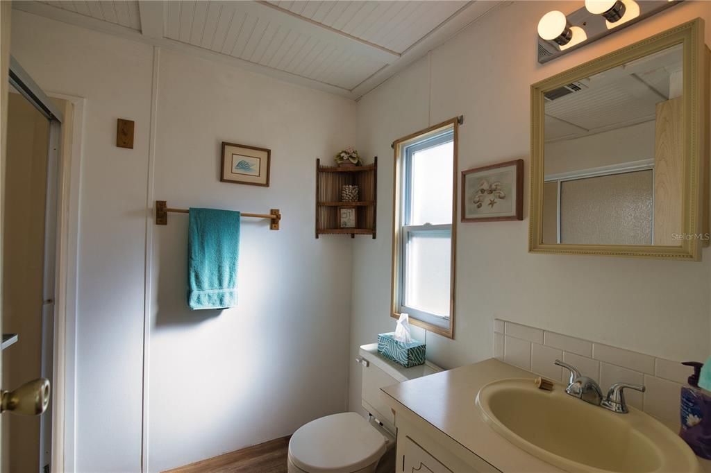 Activo con contrato: $105,000 (2 camas, 2 baños, 864 Pies cuadrados)