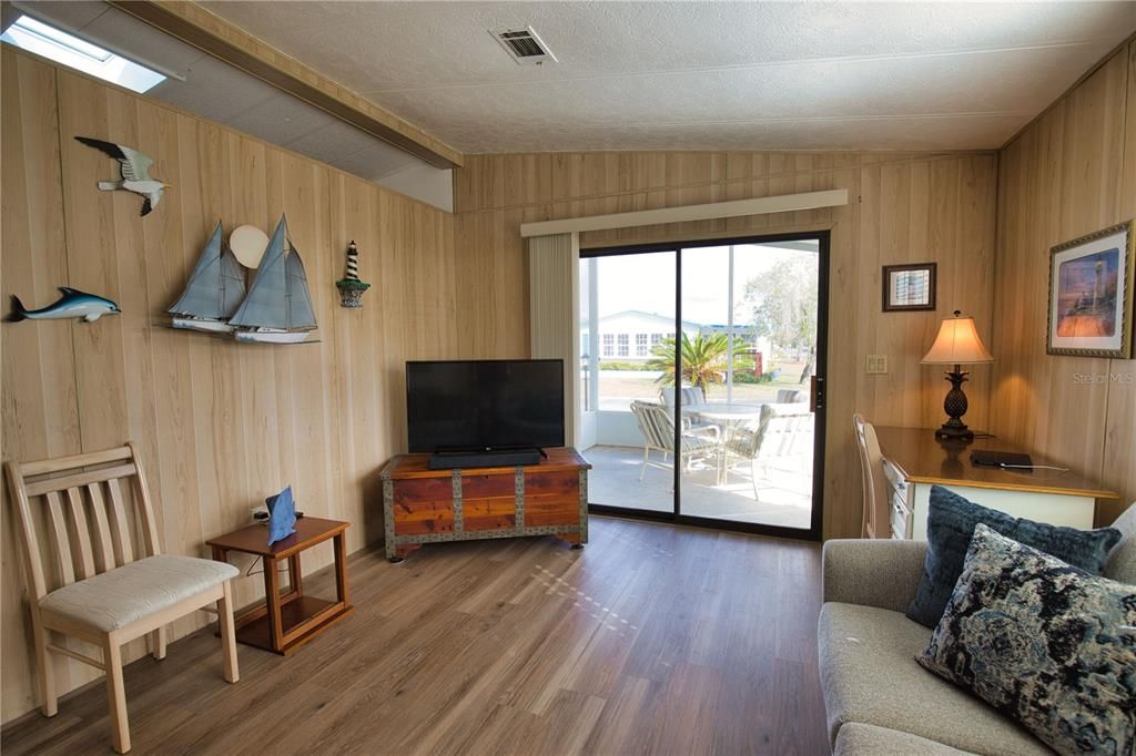 Activo con contrato: $105,000 (2 camas, 2 baños, 864 Pies cuadrados)