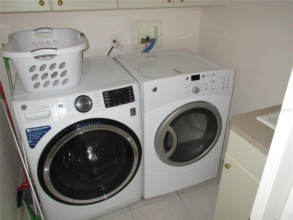 В аренду: $3,250 (3 спален, 2 ванн, 2023 Квадратных фут)