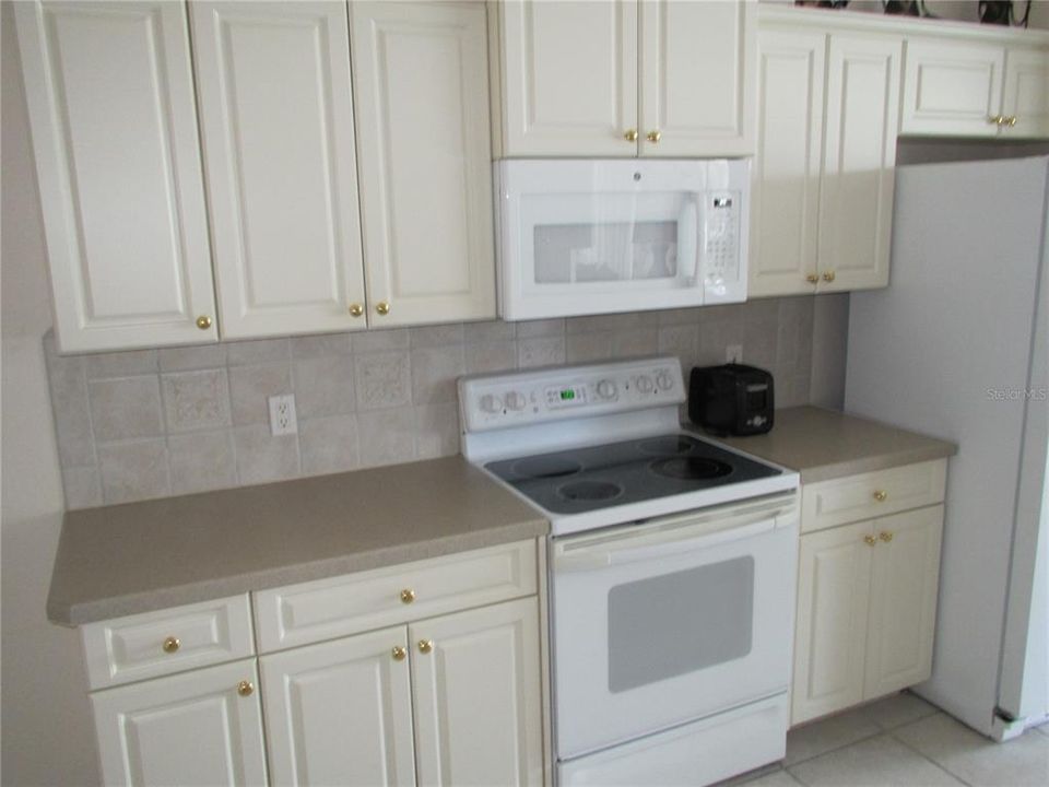 В аренду: $3,250 (3 спален, 2 ванн, 2023 Квадратных фут)