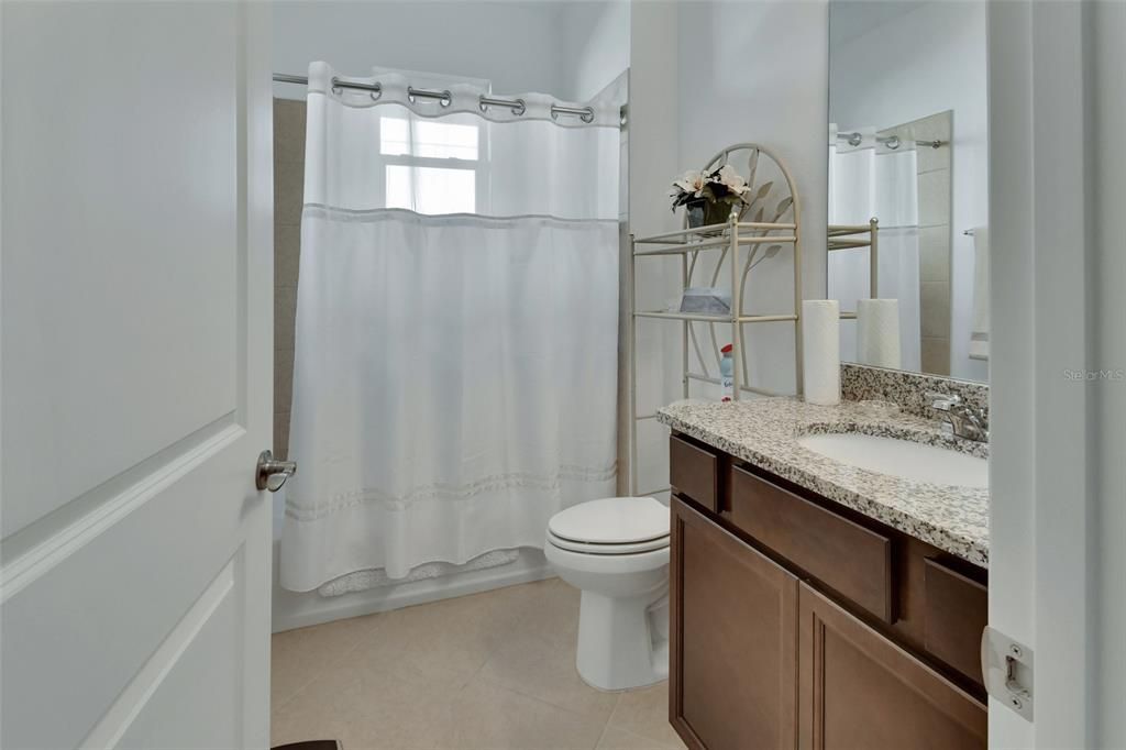 待售: $379,900 (2 贝兹, 2 浴室, 1651 平方英尺)