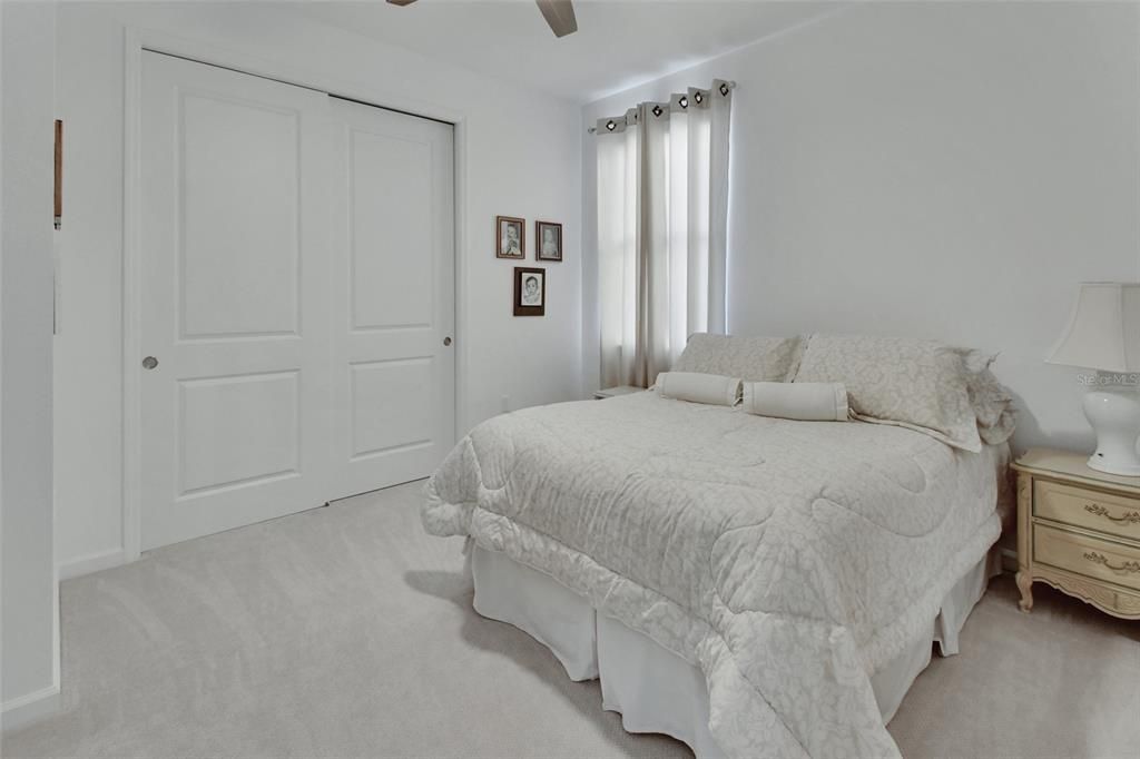 待售: $379,900 (2 贝兹, 2 浴室, 1651 平方英尺)