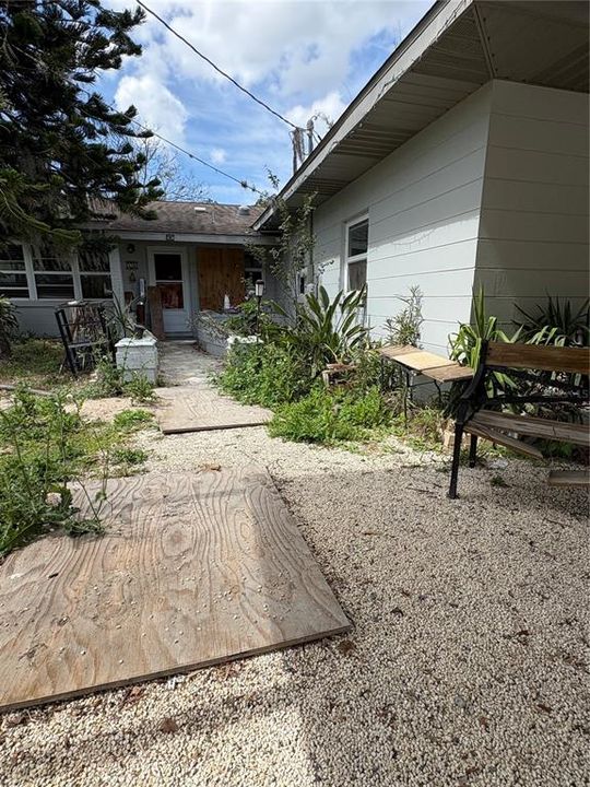 Под контрактом: $250,000 (2 спален, 1 ванн, 1752 Квадратных фут)