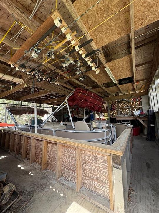 Под контрактом: $250,000 (2 спален, 1 ванн, 1752 Квадратных фут)