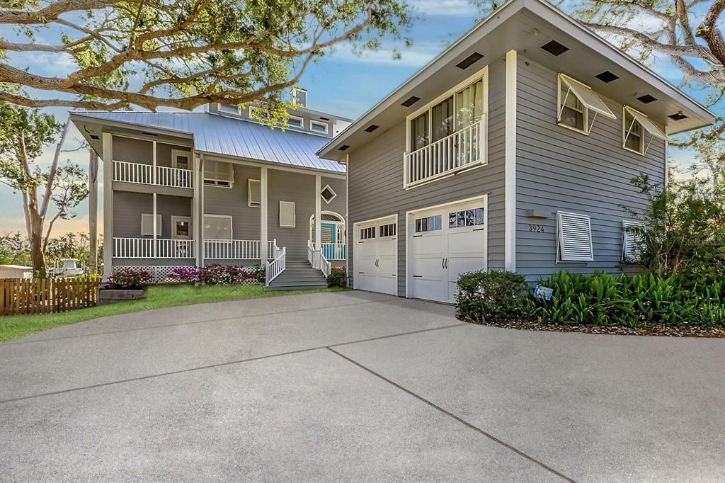 Recently Sold: $2,500,000 (5 beds, 5 baths, 4304 Square Feet)