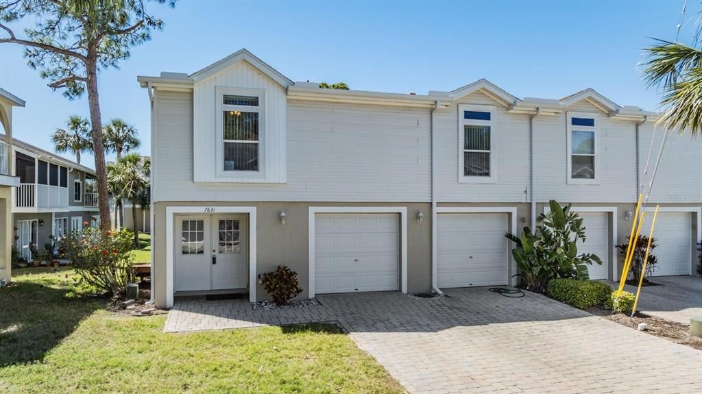 Recently Sold: $225,000 (3 beds, 2 baths, 1360 Square Feet)