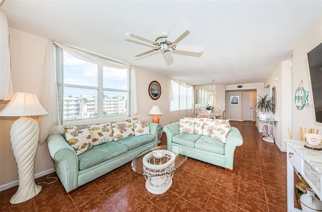 出租: $2,500 (2 贝兹, 2 浴室, 1150 平方英尺)