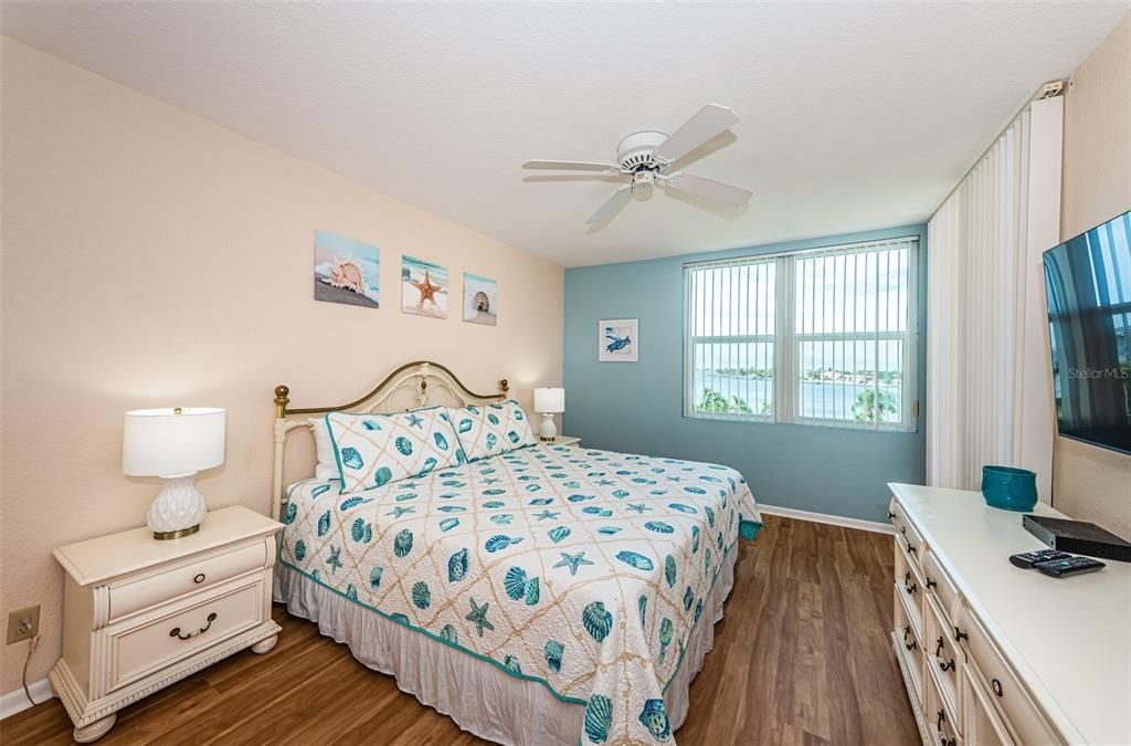 出租: $2,500 (2 贝兹, 2 浴室, 1150 平方英尺)