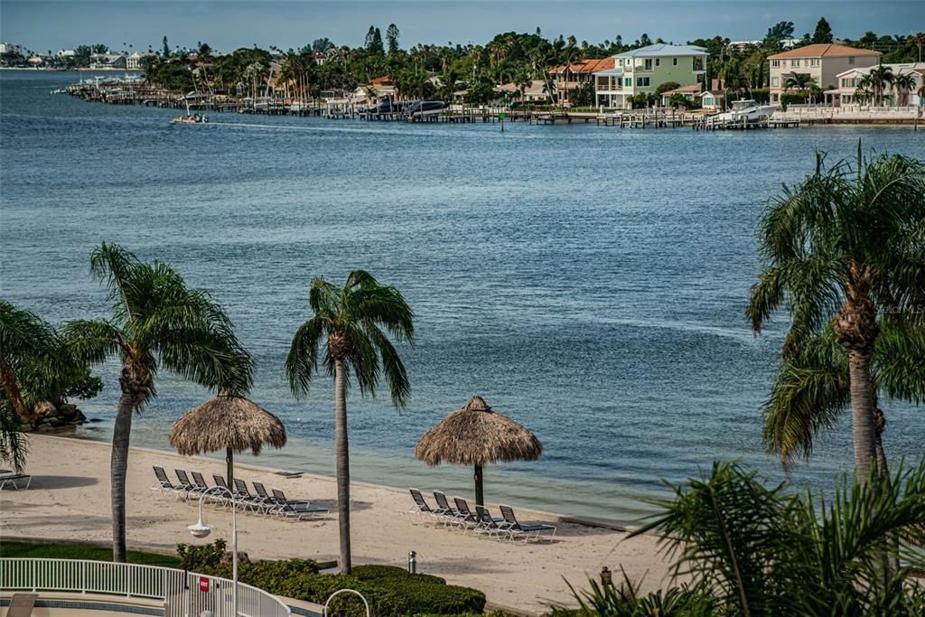 出租: $2,500 (2 贝兹, 2 浴室, 1150 平方英尺)